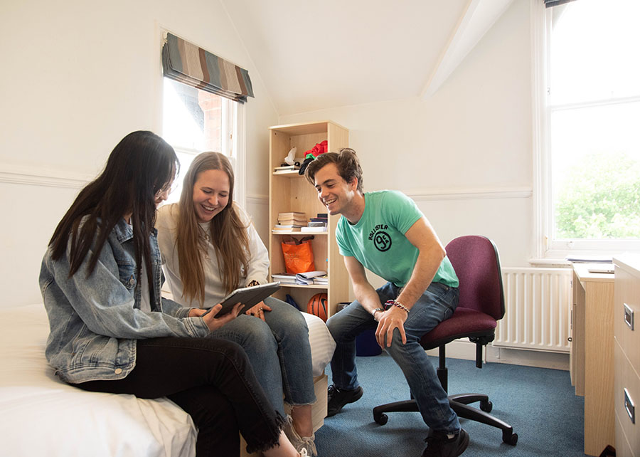 Students in Single Standard residential accommodation